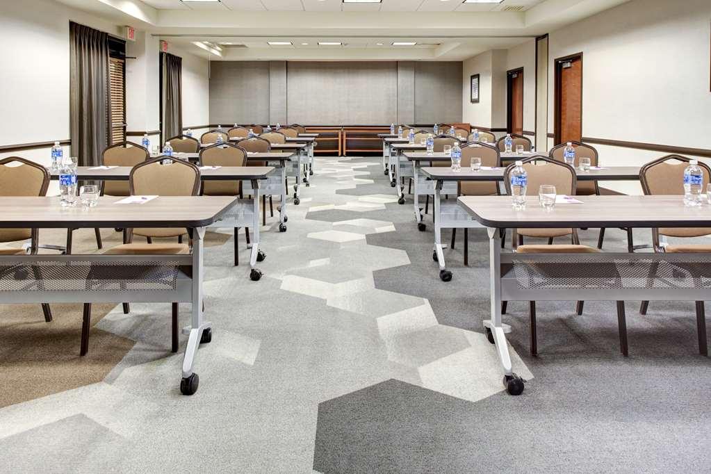 Hyatt Place Мистик Удобства фото