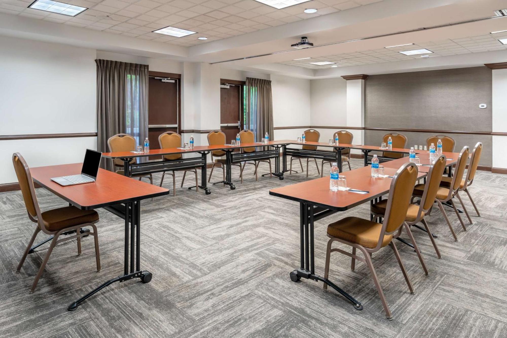 Hyatt Place Мистик Экстерьер фото