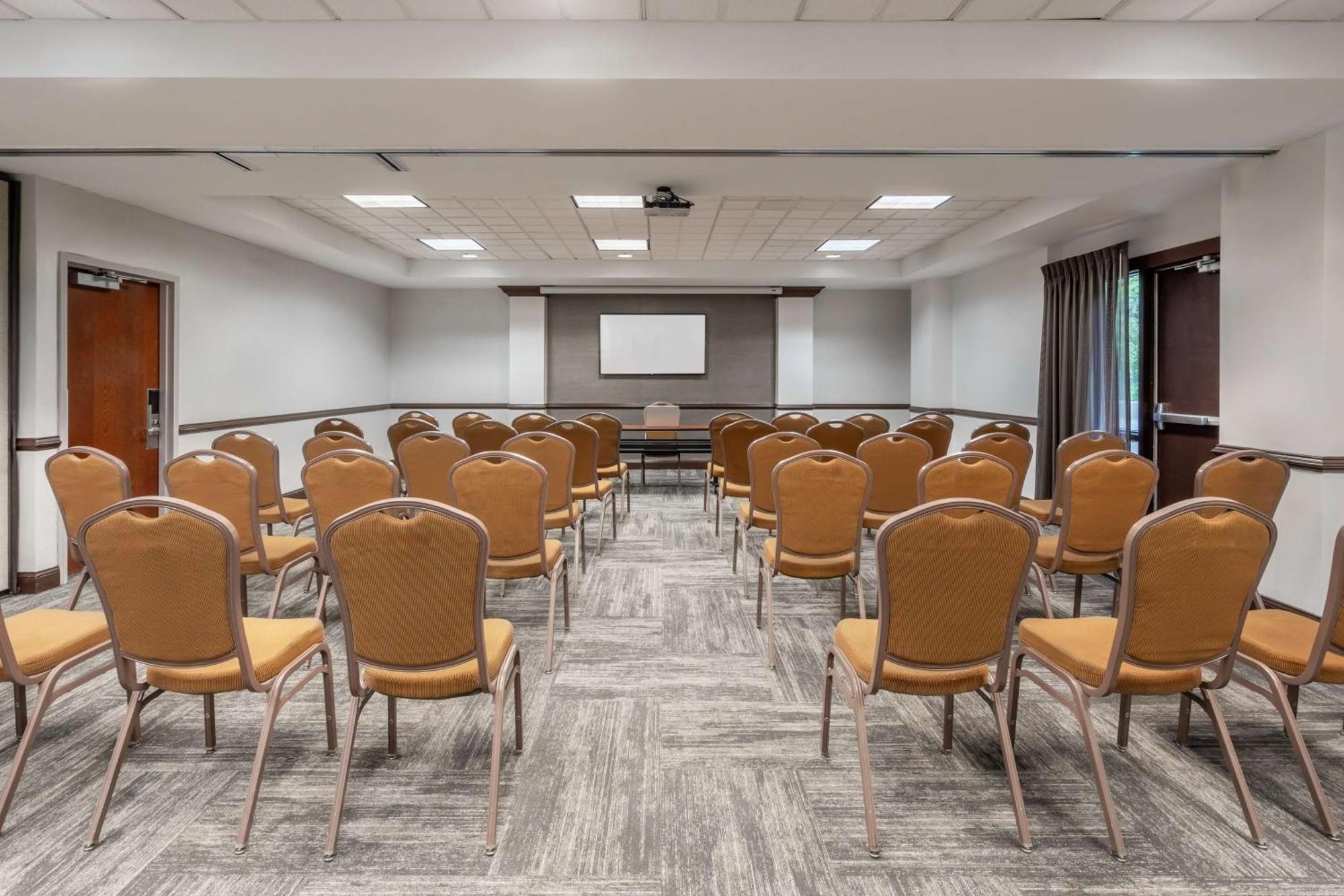 Hyatt Place Мистик Экстерьер фото